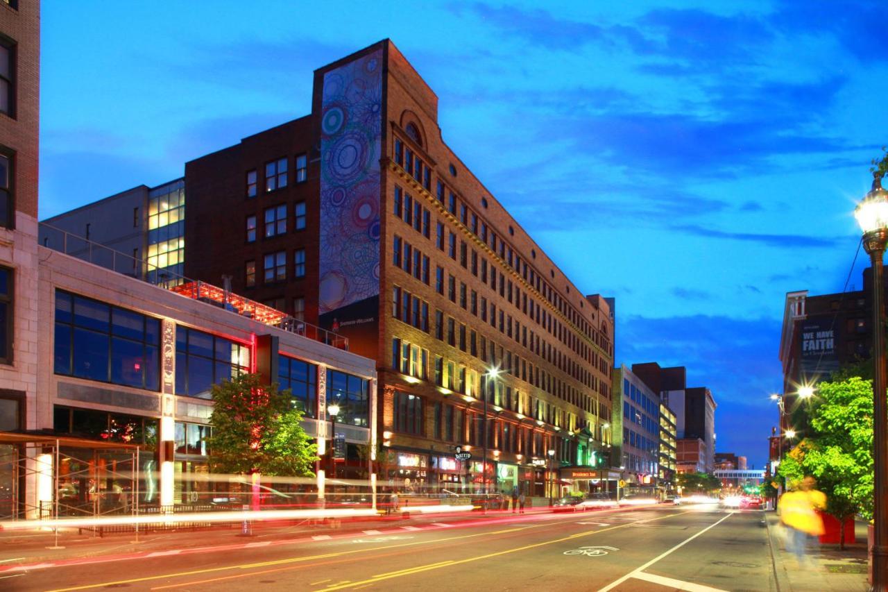 Residence Inn By Marriott Cleveland Downtown Bagian luar foto