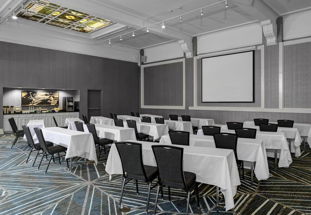 Residence Inn By Marriott Cleveland Downtown Bagian luar foto