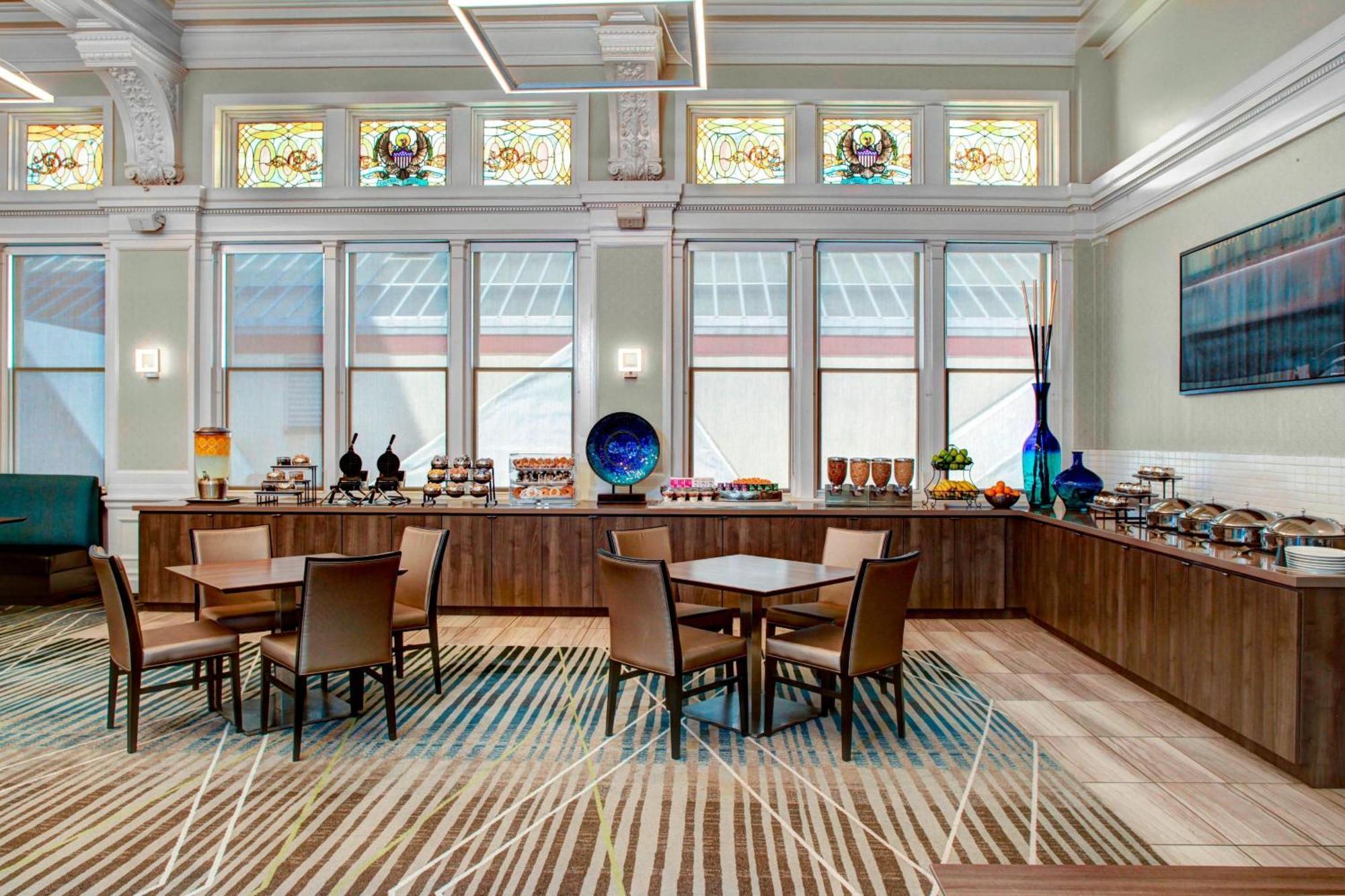 Residence Inn By Marriott Cleveland Downtown Bagian luar foto