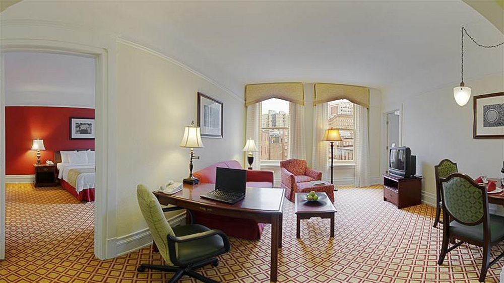 Residence Inn By Marriott Cleveland Downtown Bagian luar foto